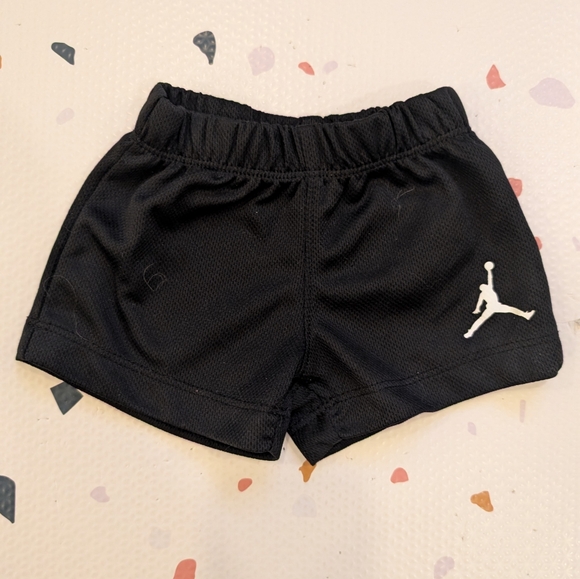 6-9M Nike Air Baby 2-Piece Set - Onesie & Shorts - Picture 3 of 5